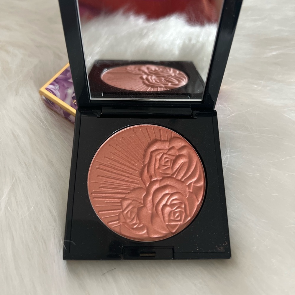 Pat McGrath Labs Divine Powder Blush
